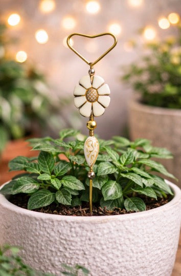 Daisy Heart Plant Pick 🤍🌼