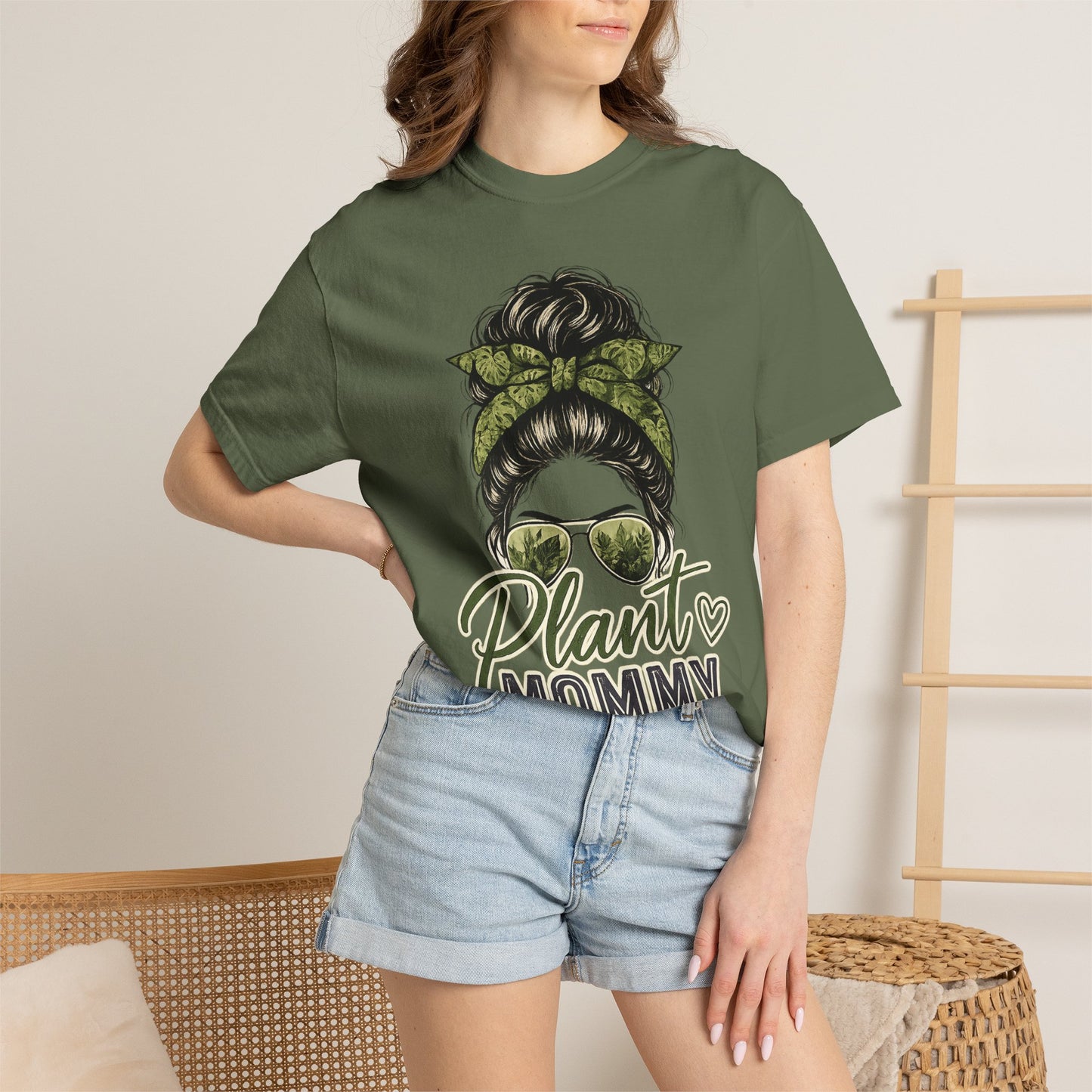 Plant Mommy T-Shirt | Plant Mom Graphic Tee, Green Botanical Design