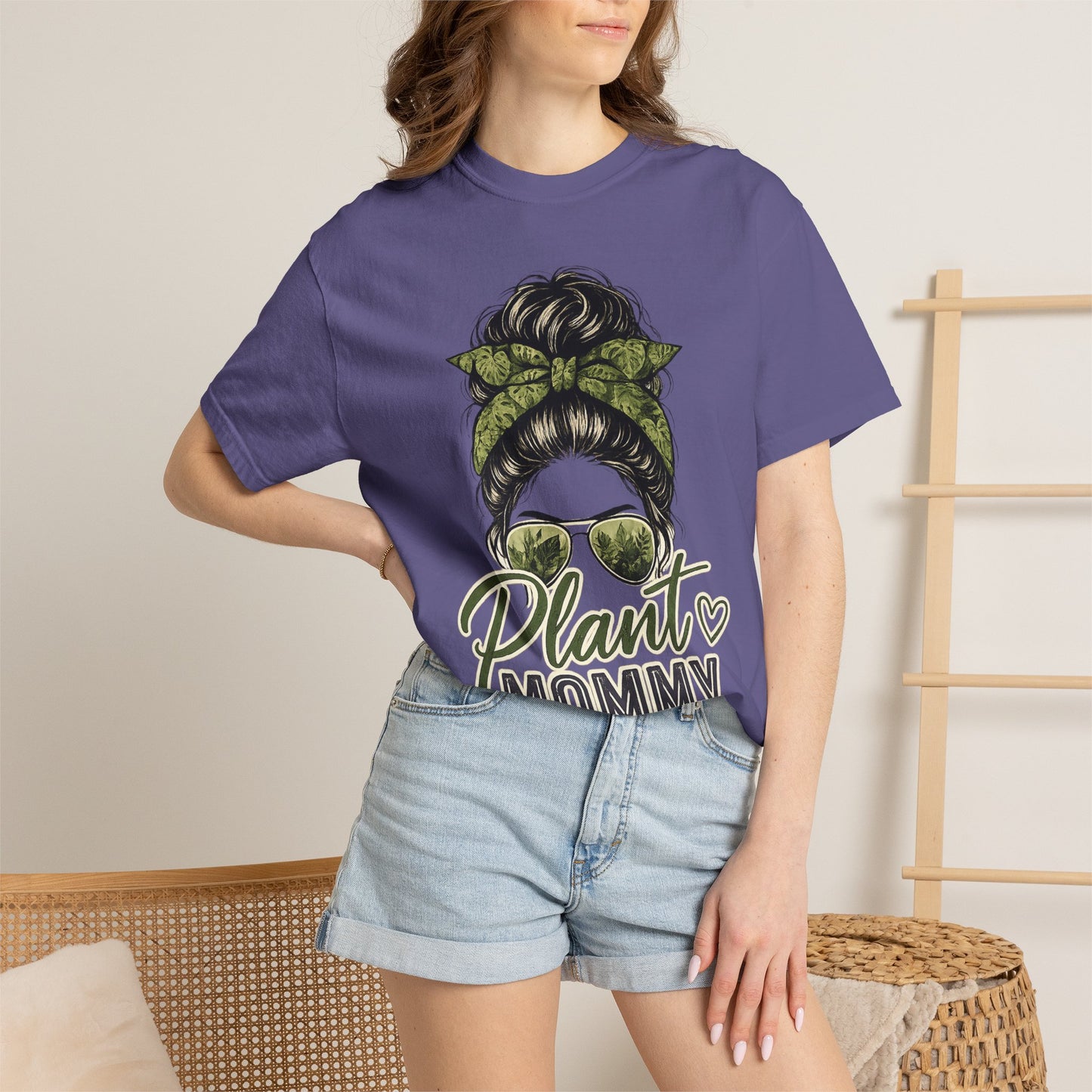 Plant Mommy T-Shirt | Plant Mom Graphic Tee, Green Botanical Design