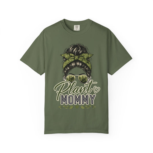 Plant Mommy T-Shirt | Plant Mom Graphic Tee, Green Botanical Design