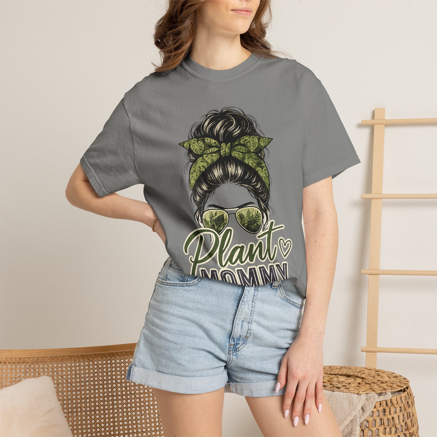 Plant Mommy T-Shirt | Plant Mom Graphic Tee, Green Botanical Design