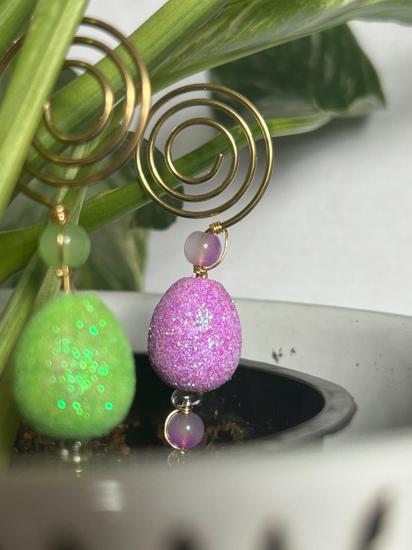 Handcrafted Egg Small Plant Jewelry Stakes (Gold)